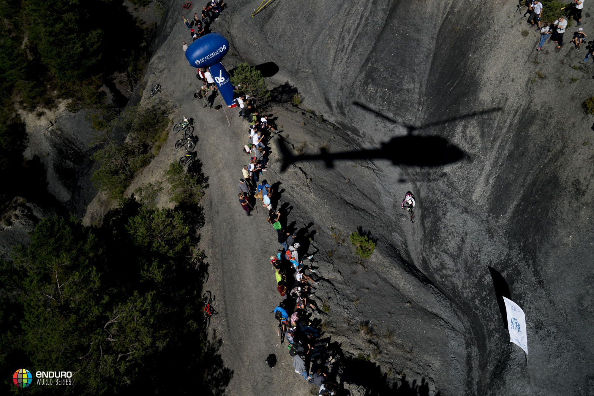 The crowds lined the canyon section