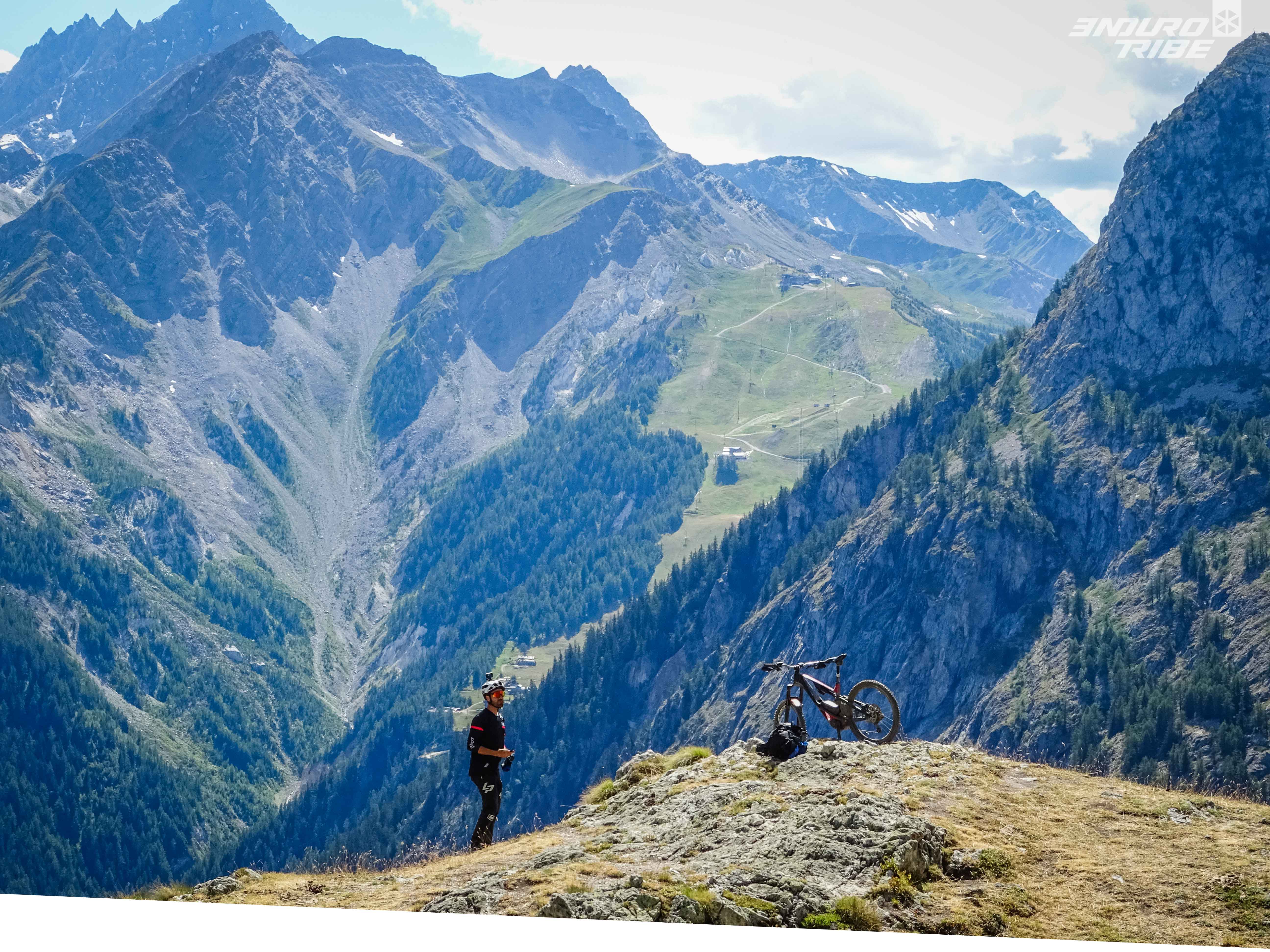 Évasion - Évasion : Le Tour du Mont Blanc entre potes avec Nico Vouilloz