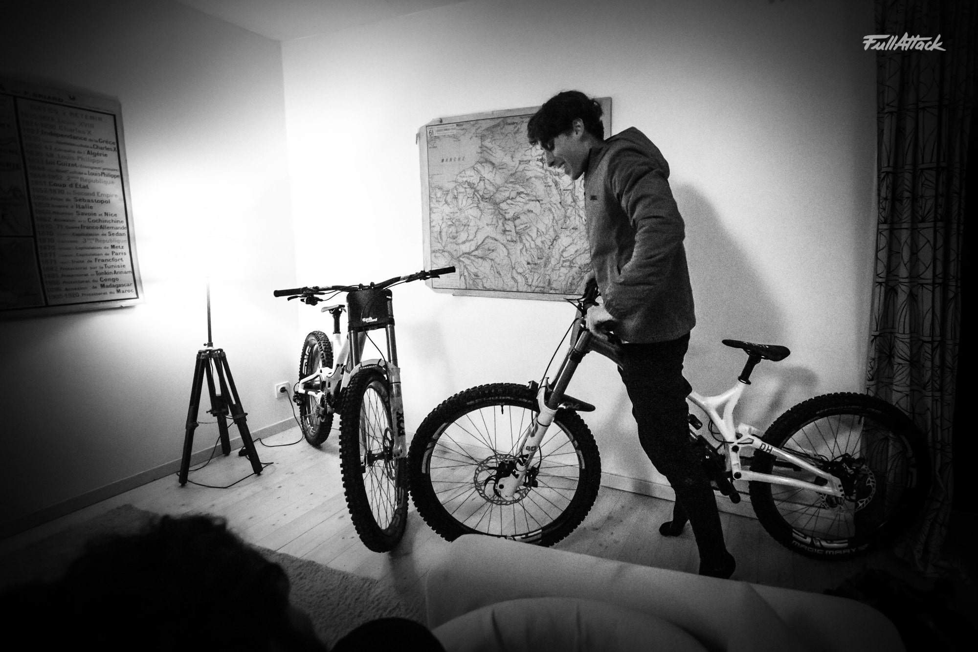 COMMENCAL / MUC-OFF by Riding Addiction